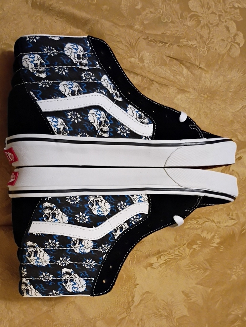 VANS Black and Blue Skulls Sk8-Hi Women's 7.5 Men's 6.0 - Picture 9 of 12